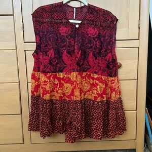 Free People Boho Red Floral swing shirt Gotta Have You Tunic Top
